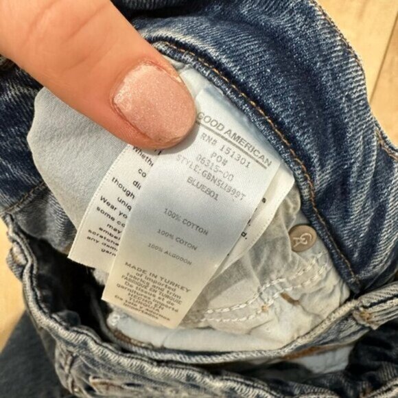 GOOD AMERICAN DISTRESSES STRAIGHT LEG JEAN - Picture 6 of 13